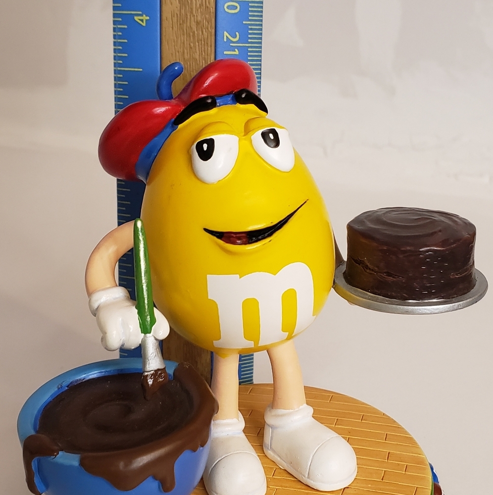 Chocolate Masterpiece M&M's Sweet Treats Figurine